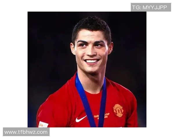 足球巨星C罗魅力头像展示引领全球球迷热潮与时尚潮流