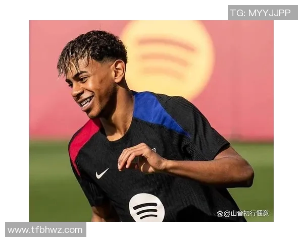 16岁足球天才在训练场遭遇不幸警方介入调查引发社会关注